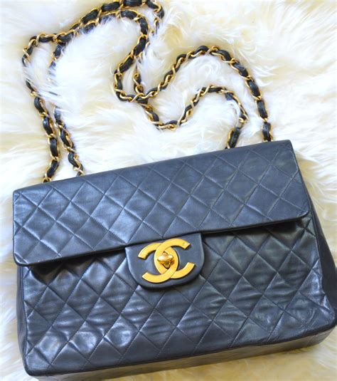 borsa chanel mezzaluna vintage|Vintage Chanel bags logo.